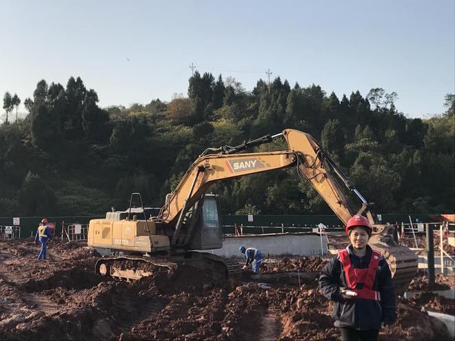 best365把梦想扎根在电网建设现场 ——记重庆五一劳动奖章获得者徐颖雪(图2)