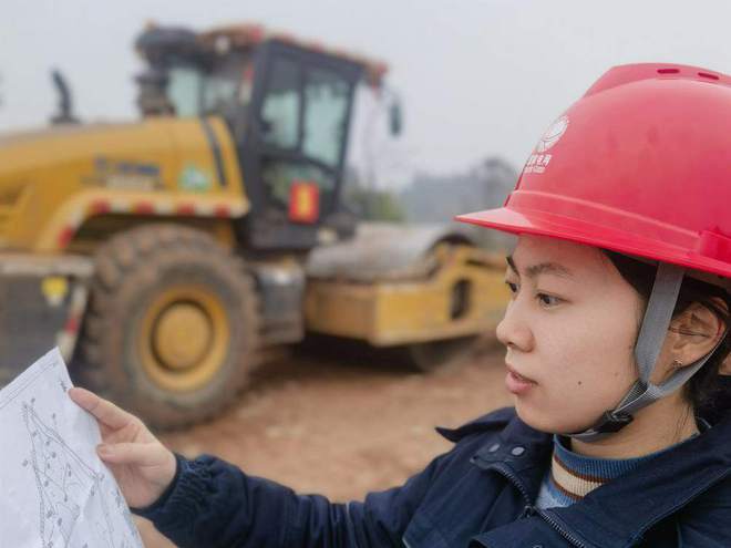 best365把梦想扎根在电网建设现场 ——记重庆五一劳动奖章获得者徐颖雪(图4)