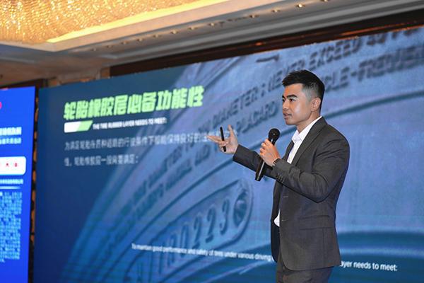 best365杰锐体育聚焦跑道卷材挤出工艺共话体育场馆未来